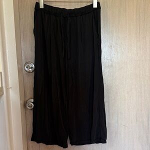 Lululemon Model Black Wide-Leg cropped Pants